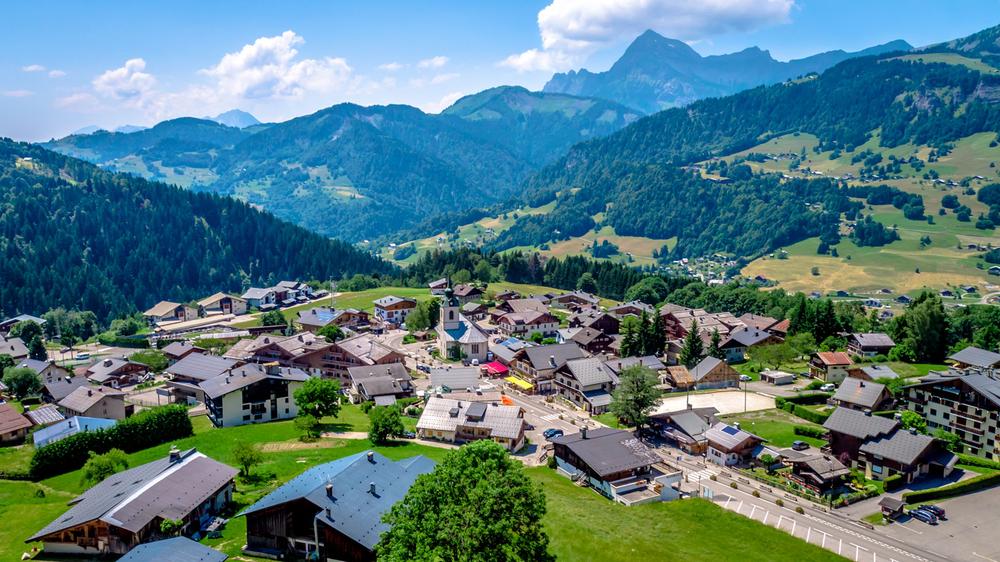 Vue aérienne du village de Notre Dame de Bellecombe