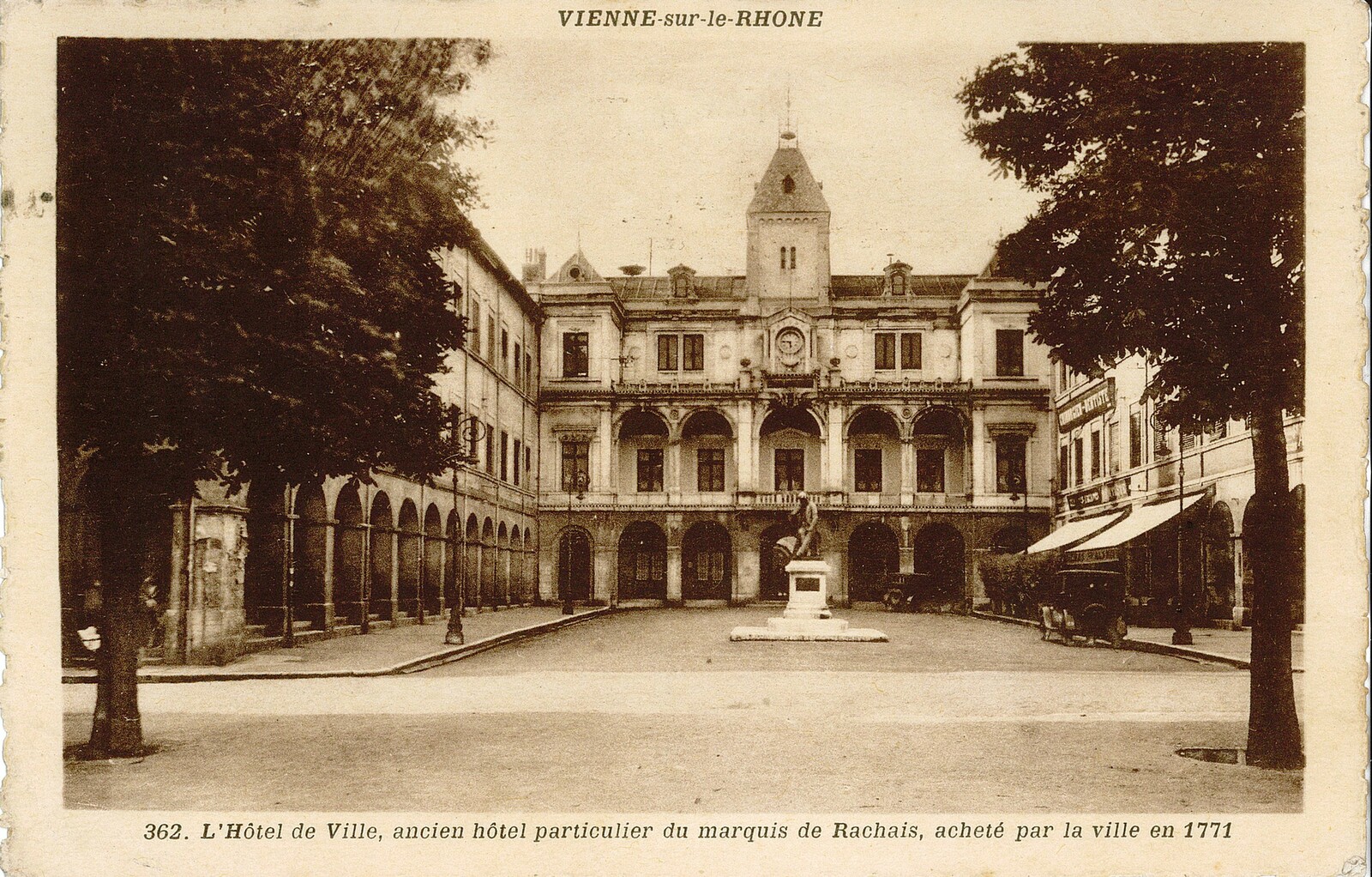 hotel_de_ville.jpg