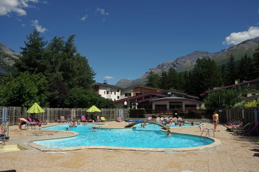A Val Cenis Lanslebourg, la piscine du centre de vacances Ethic Etapes CIS