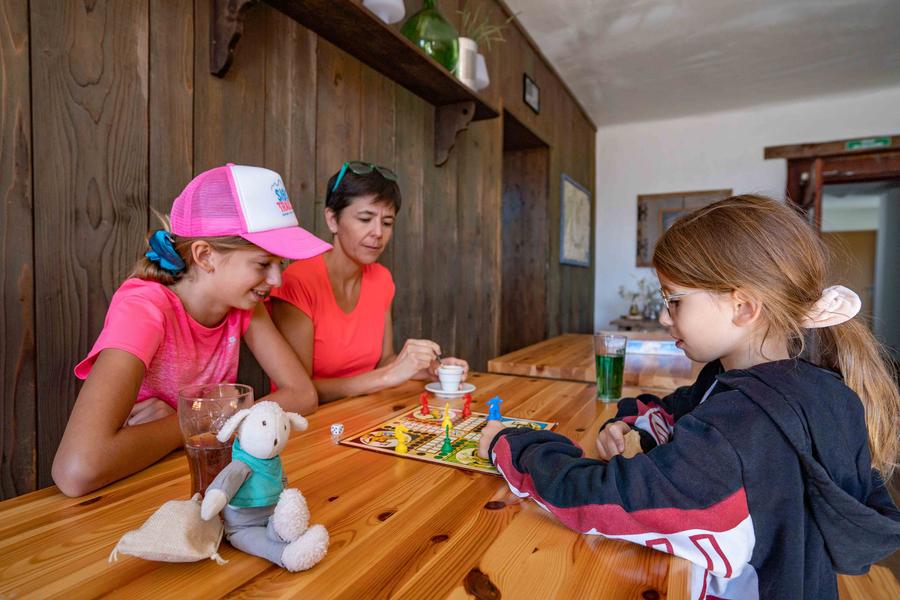 Intérieur du refuge du Mont Jovet  - Bozel