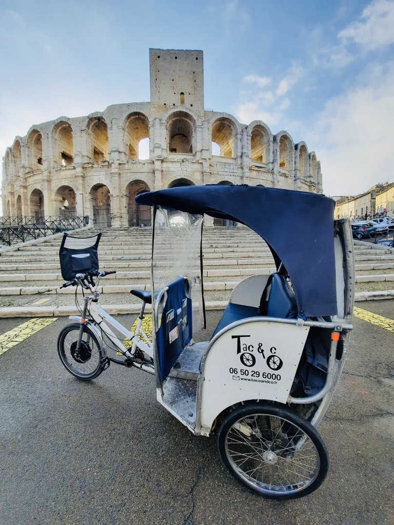 Découverte commentée à bord d'un vélo taco circuit 30 minutes  France Provence-Alpes-Côte d'Azur Bouches-du-Rhône Arles 13200