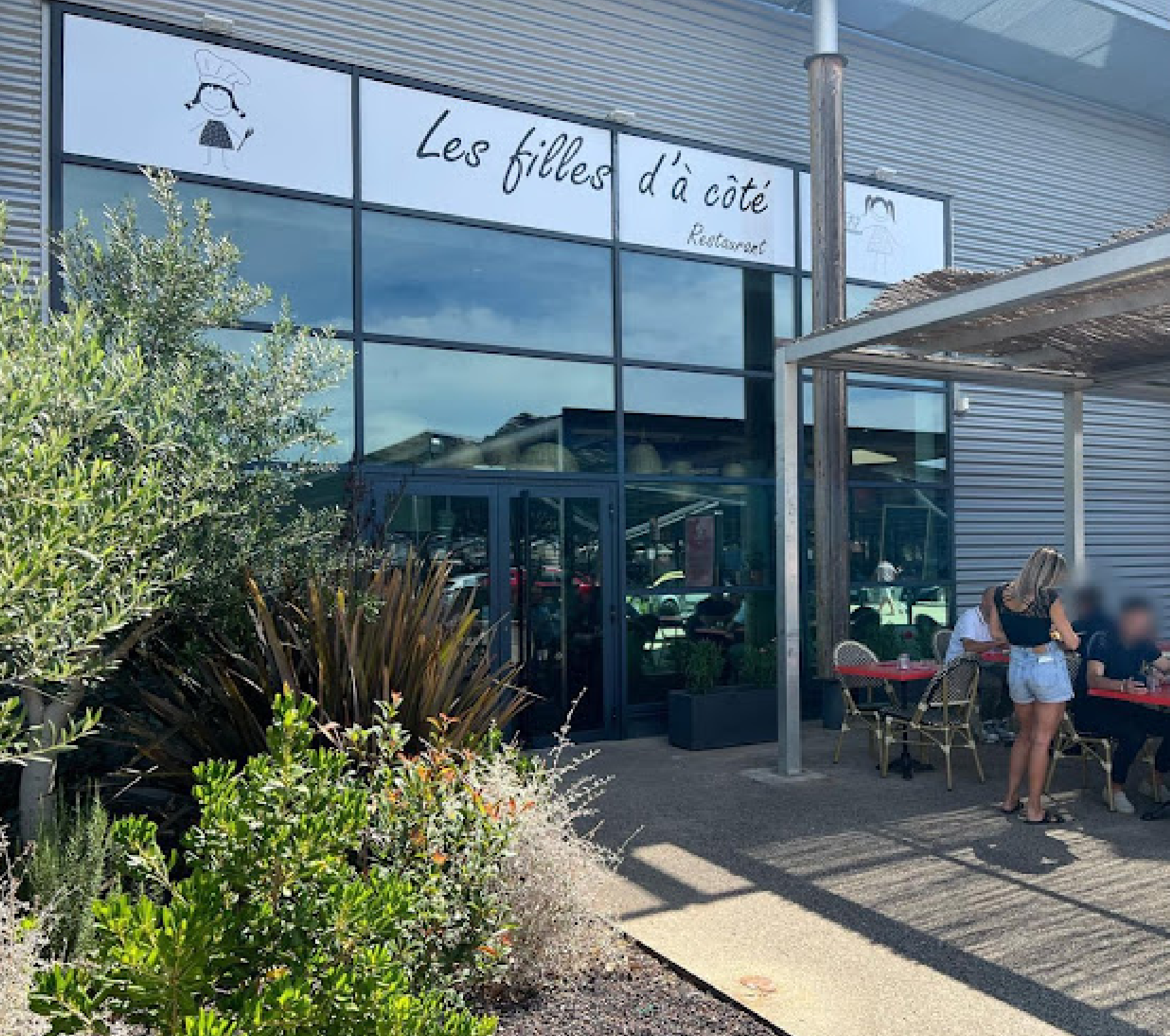 Les filles d'à côté