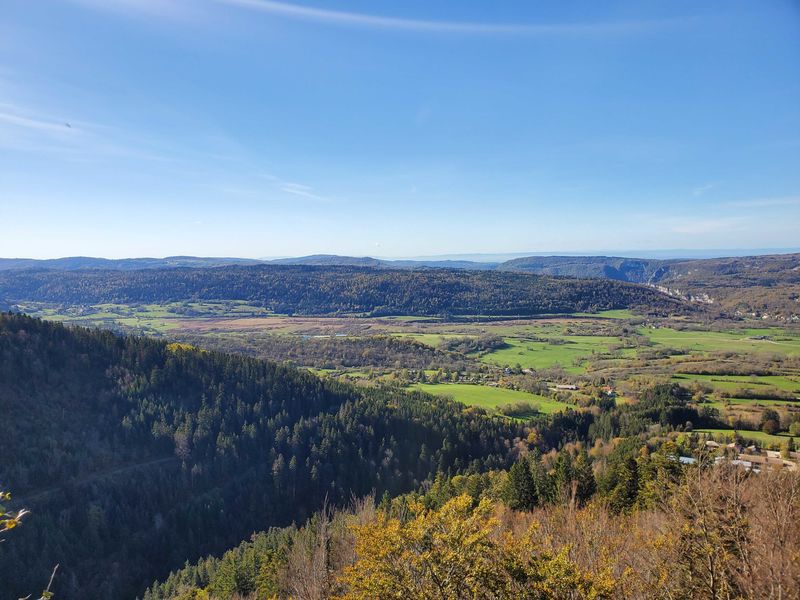 Vue sur l'étang des Lésines