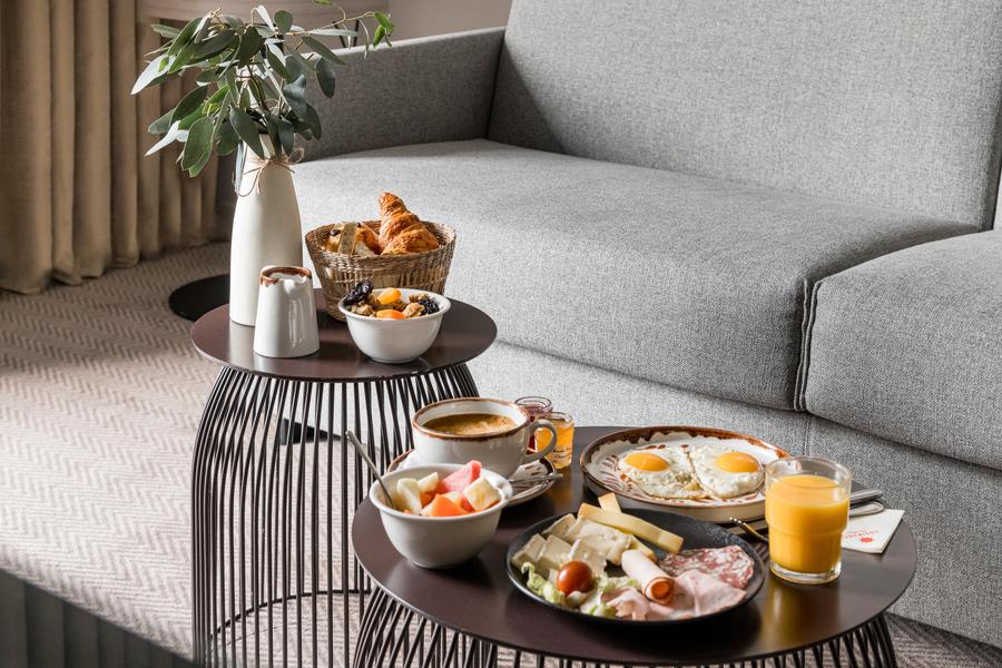 Petit déjeuner en chambre