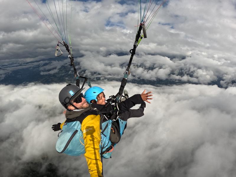 Vol Biplace nuage Ecole de Parapente des Arcs