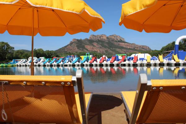 Location de transats et parasol_Roquebrune-sur-Argens