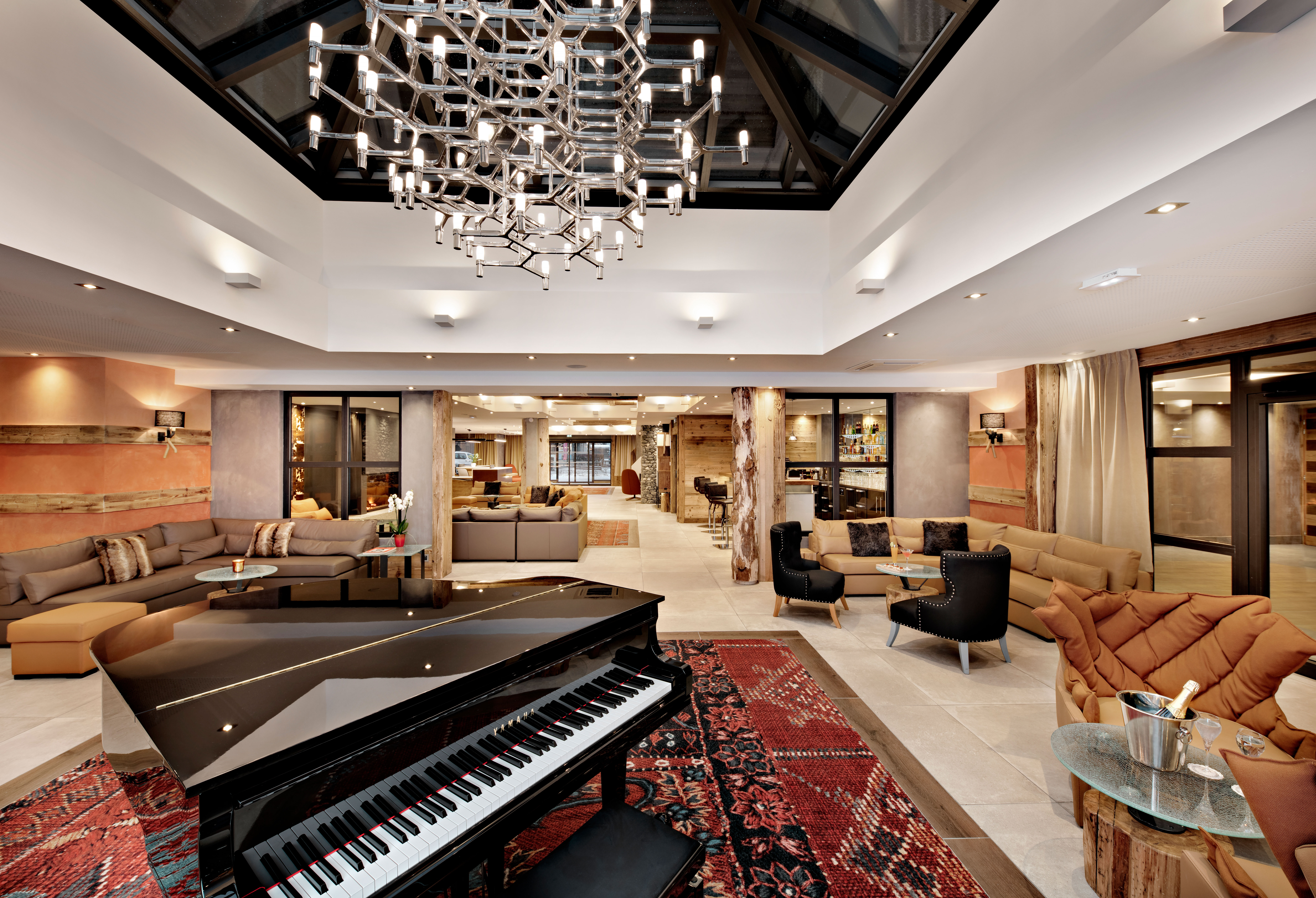Salle commune piano bar