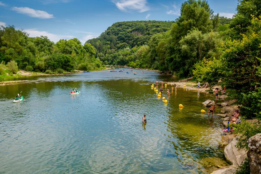 Plage aval du Pont de Salavas