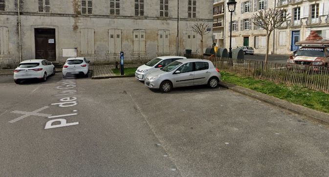 Borne de recharge pour véhicules électriques - rue Toufaire