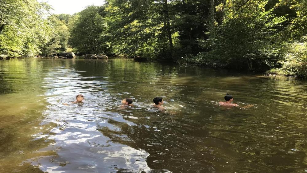 Le Moulin de Record - baignade en rivière en été