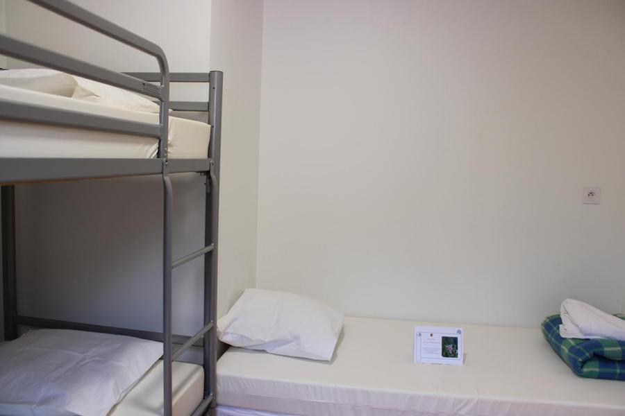 1er et 2ème niveaux chambre trois personnes Gîte d'étape à Saint-Sauveur-sur-Tinée Gîtes de France Alpes-Maritimes