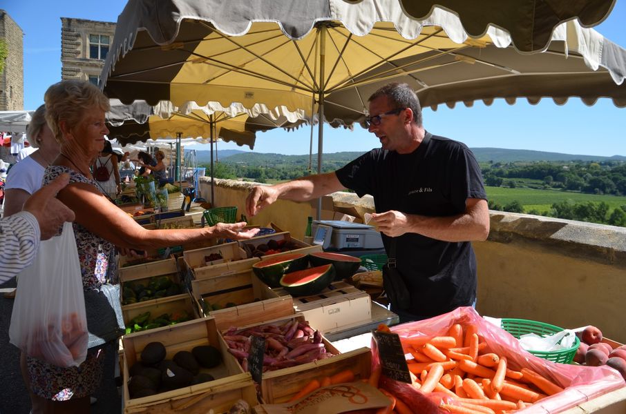 Marché de La Tour d'Aigues