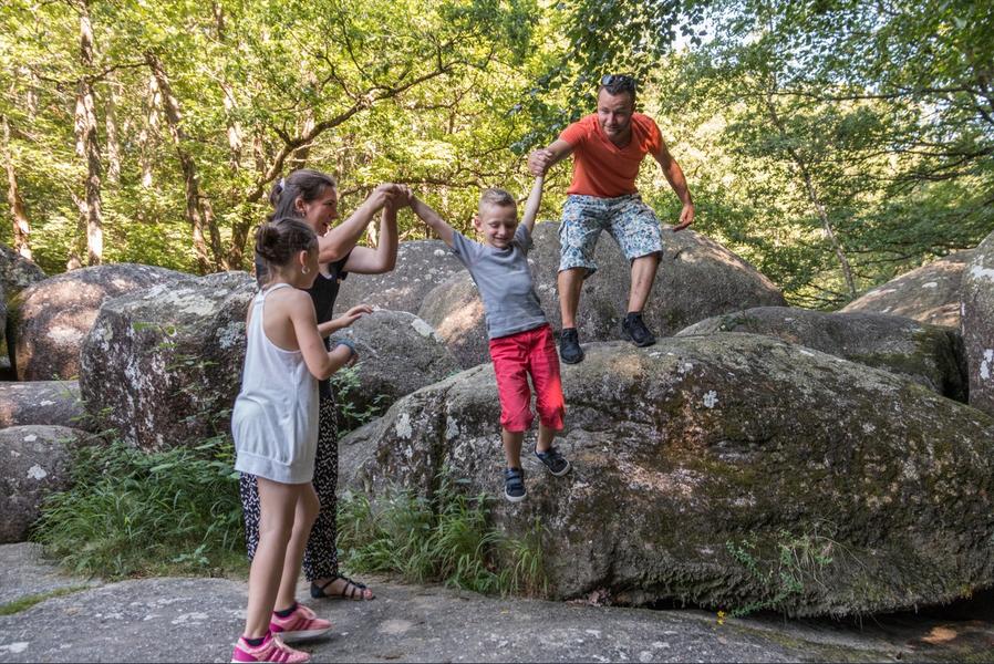 Séjour ou Week-end en famille avec enfants dans le Sidobre, au cœur du Tarn