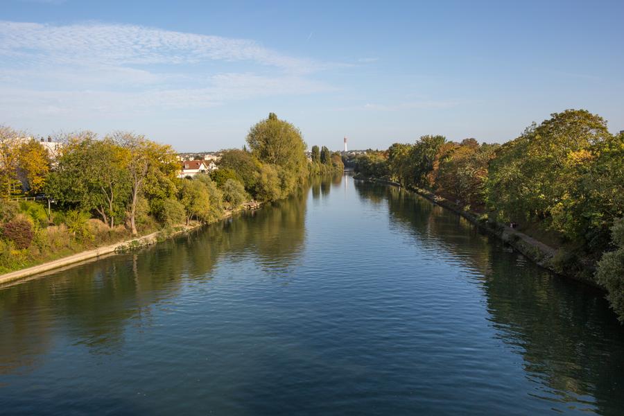 Barrage de Joinville et vue sur la Marne 