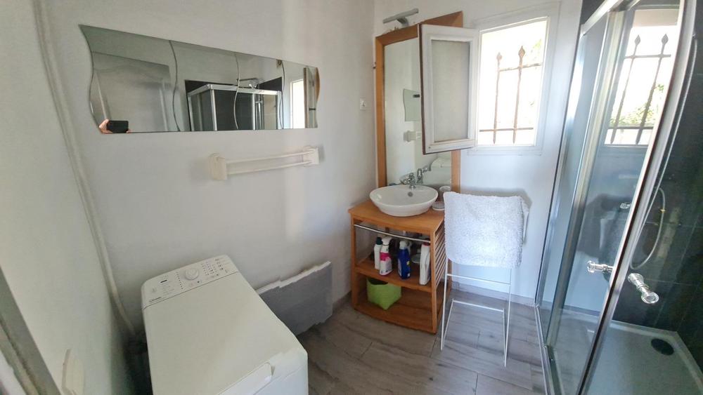 Gîte Le Clos du Noyer Renard-Salle d'eau-La Gaude-Gîtes de France Alpes-Maritimes  