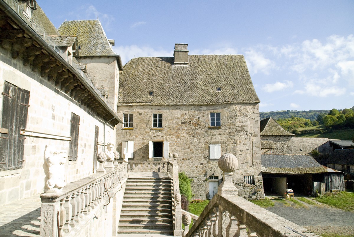 Cropières Castle