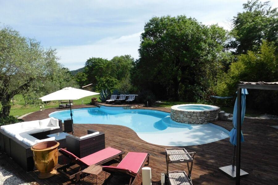La Vernede - Luxury villa in southern Ardèche with swimming pool and spa