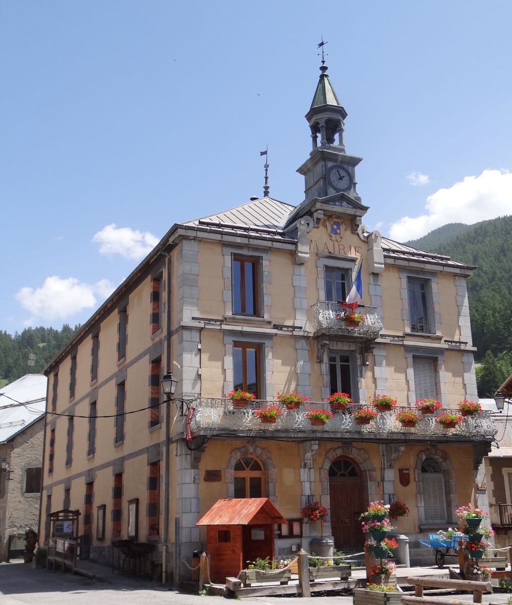 Mairie d'Aiguilles