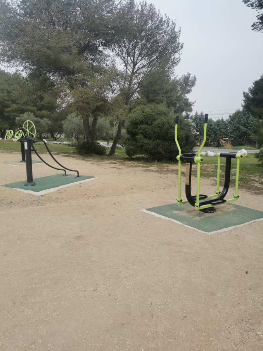 Aire de sport à la colline Notre-Dame de Pitié (agrès en accès libre)