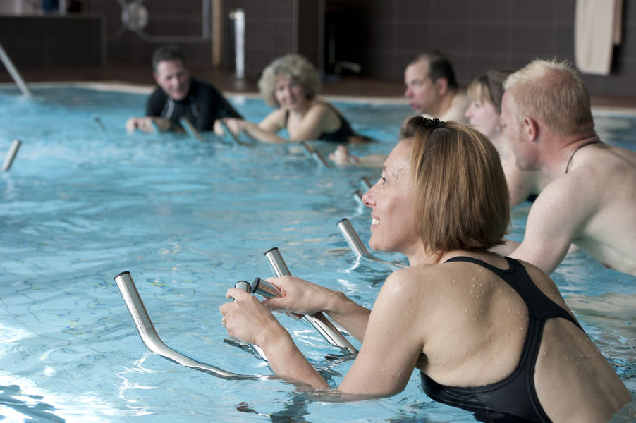 Cours d'aquabiking