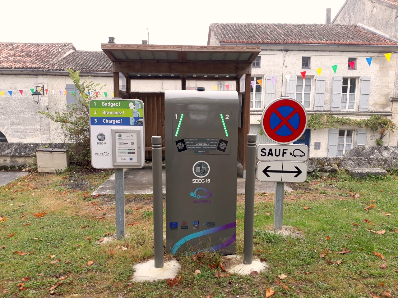 Borne de recharge pour voiture électrique MObiVE