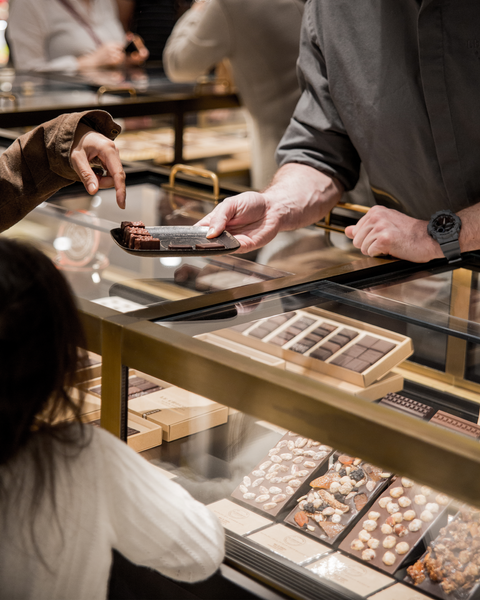 vitrine de la boutique Alain Ducasse à Vincennes 