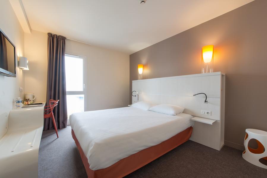 Chambre Kyriad Les Minimes