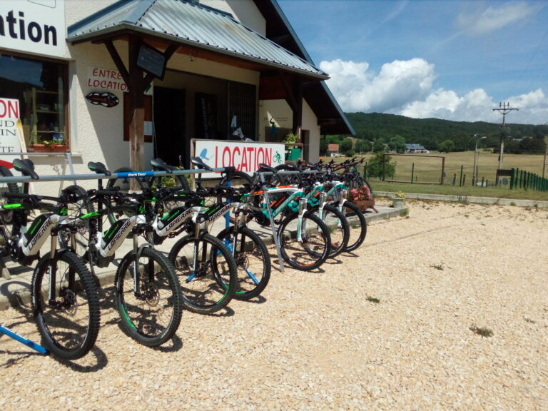 Ouverture historique de la trace VTT n°16 entre les Plans d'Hotonnes et le Grand Colombier_Haut Valromey