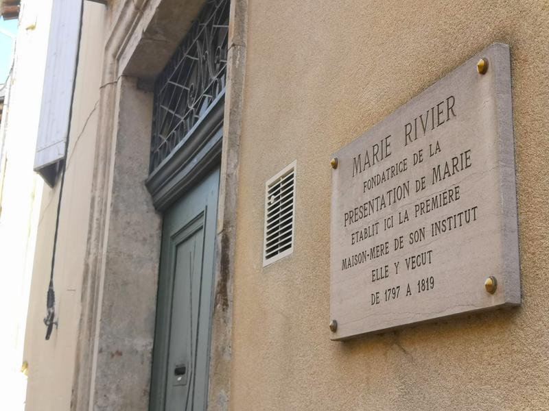 Thueyts - porte du couvent Marie Rivier 2 ©sourcesetvolcans