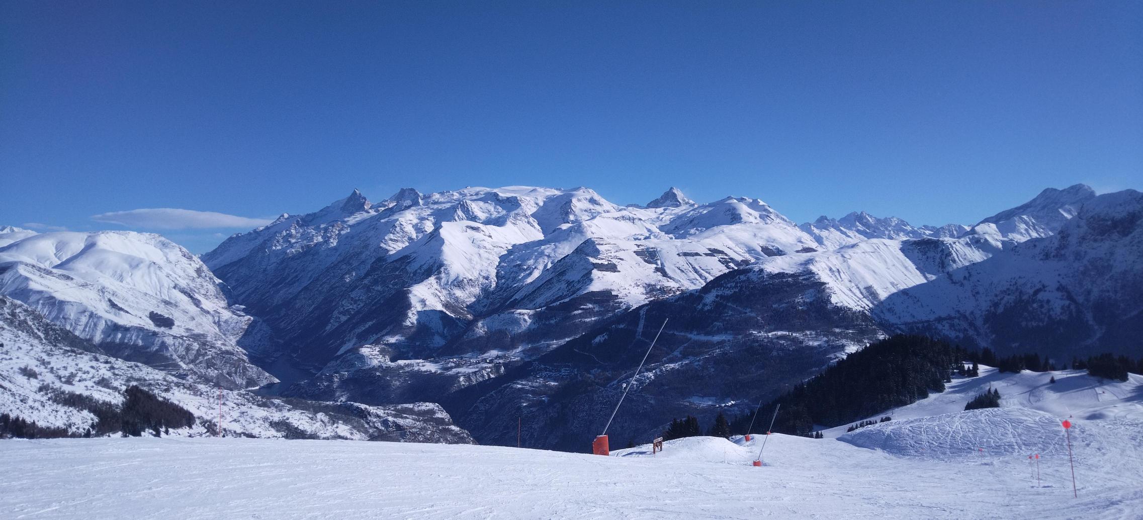 Les Sûres - snowshoeing from Auris-en-Oisans