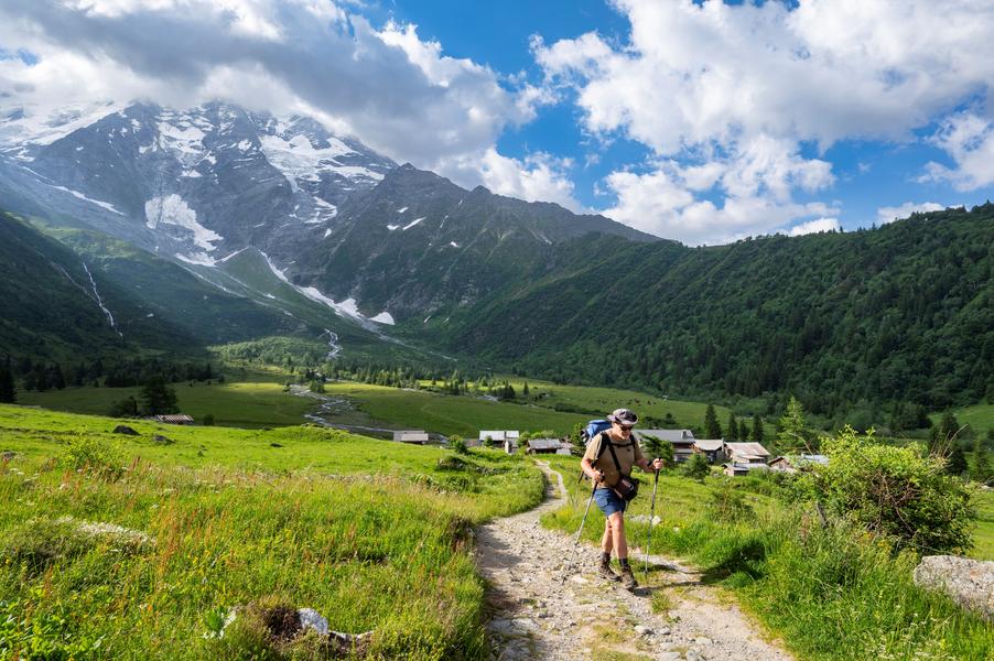 passag par les chalets de Miage