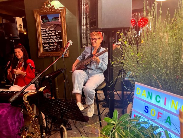 Concert - Dancing Sofa