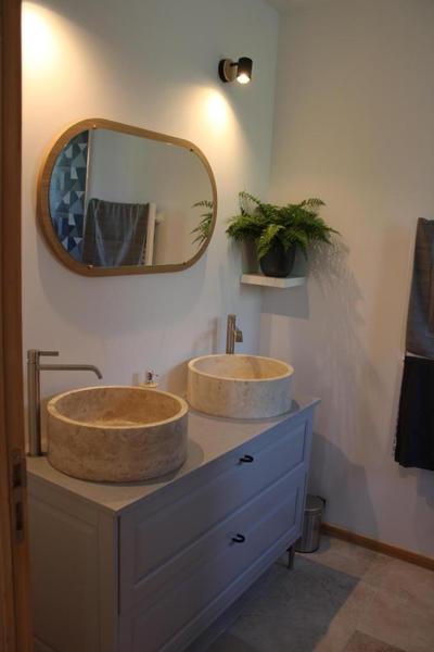 Gite de Bellet-Salle d'eau-1er niveau-Gîtes de France Alpes-Maritimes