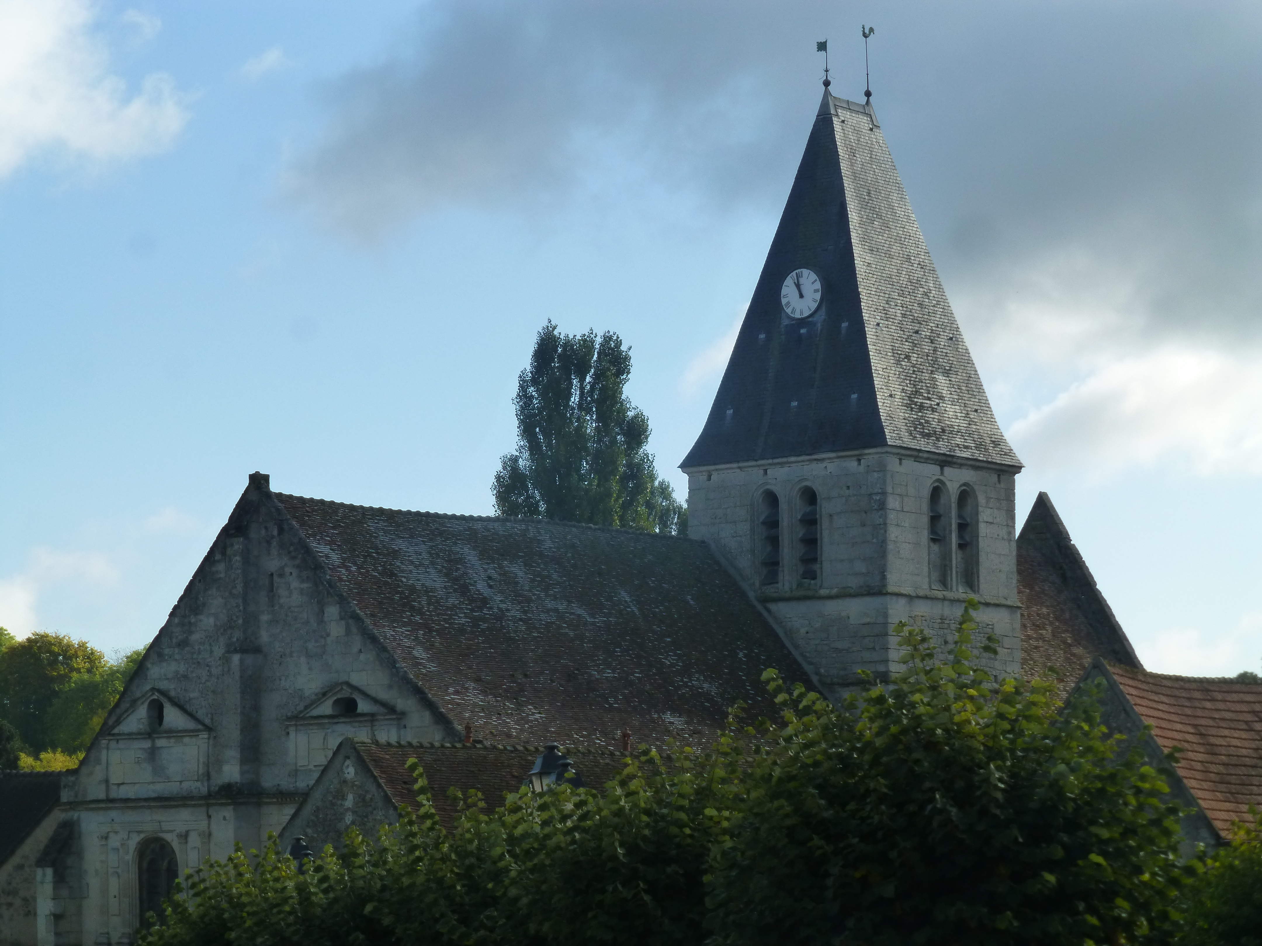 L'église de Genainville à la lampe de poche