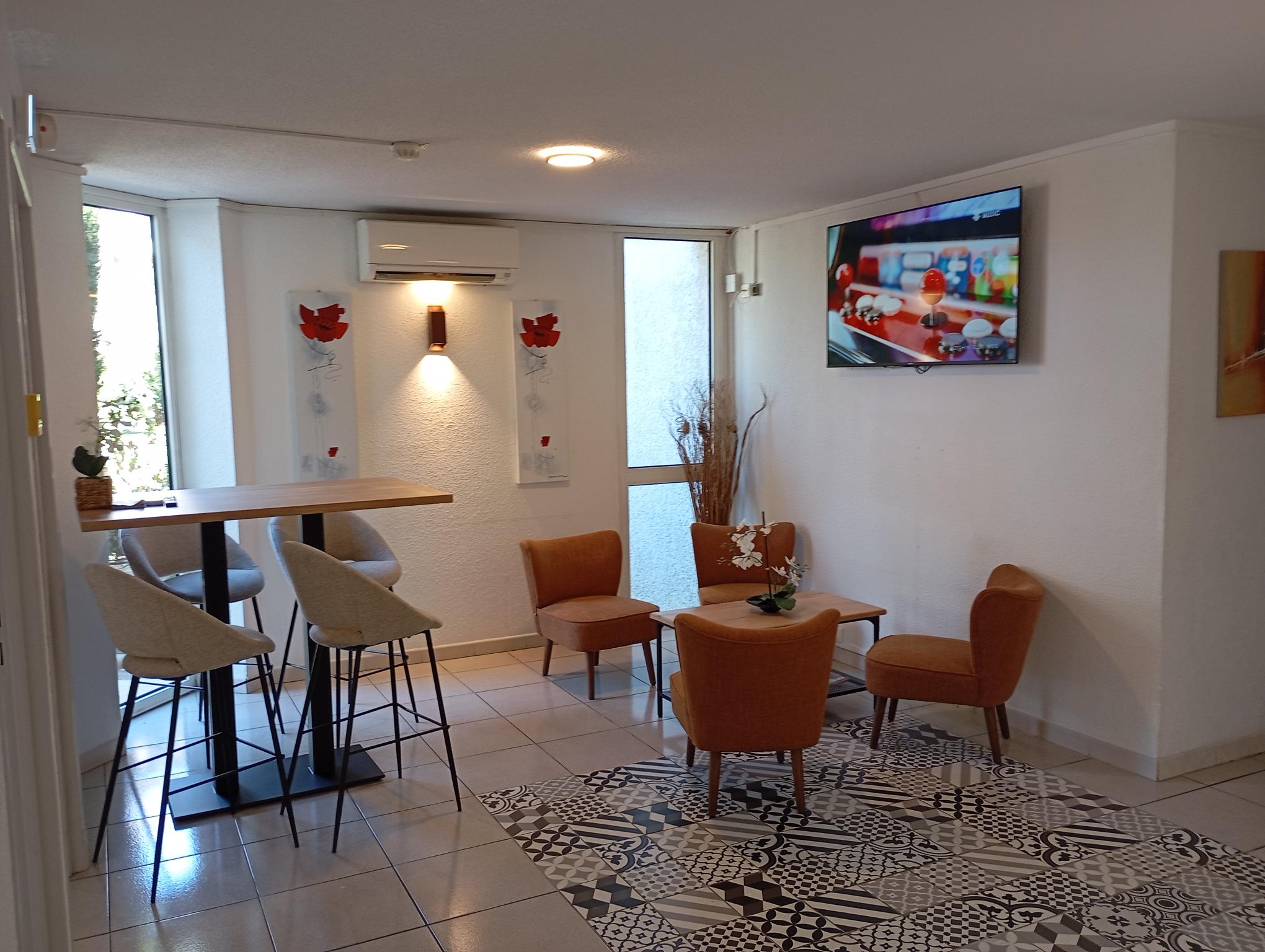 Hôtel Restaurant Olympe - association A.D.I.J.H