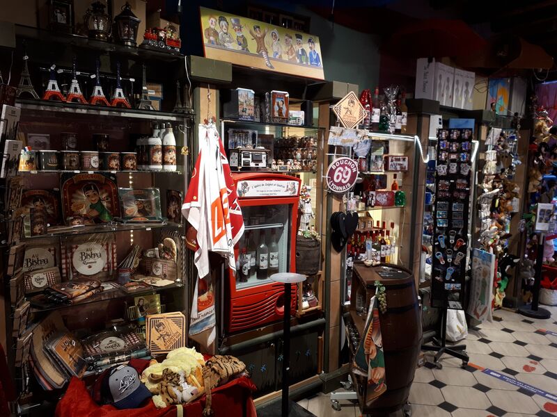 Vieux Lyon Souvenirs Interieur 02