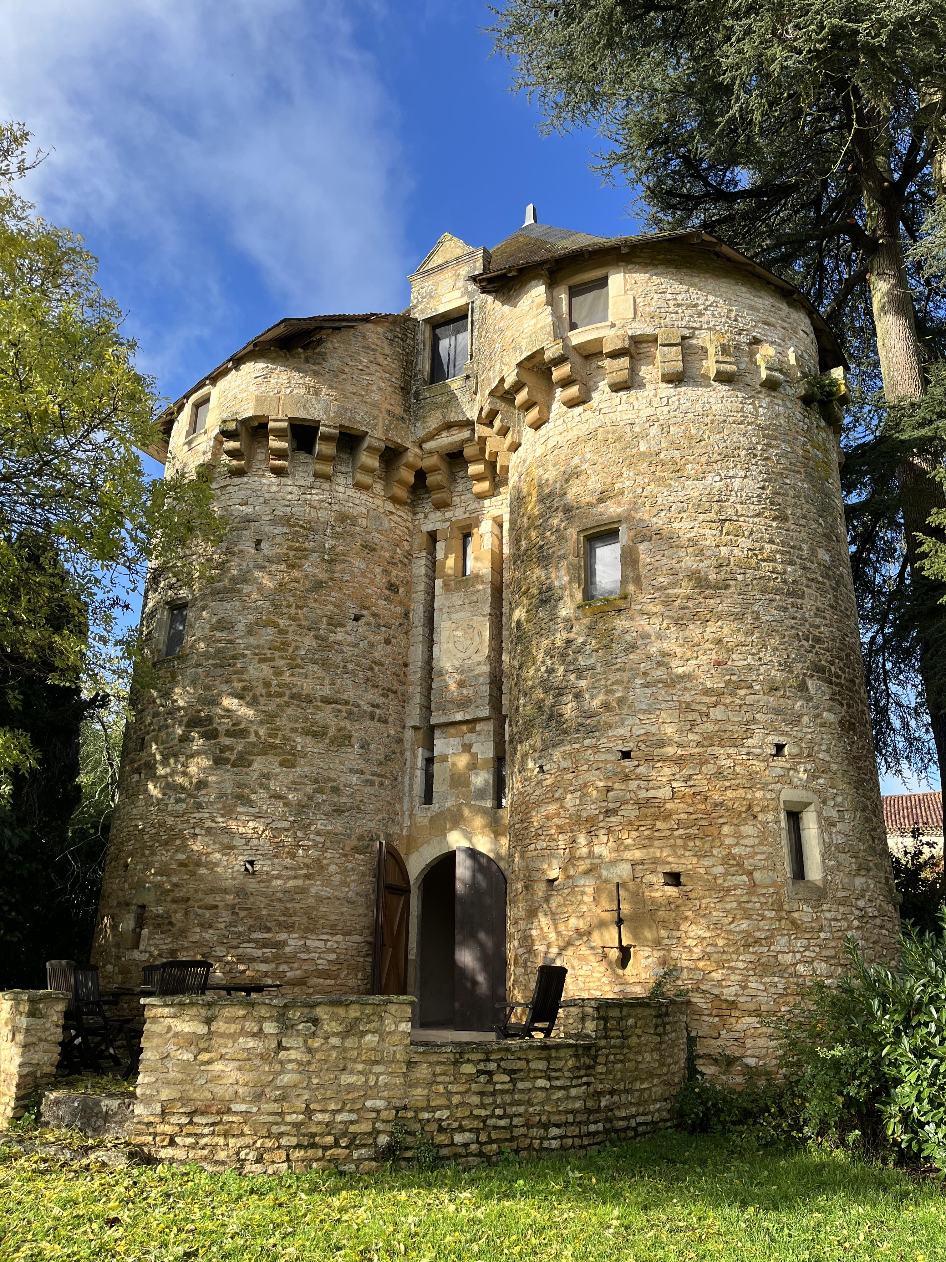 PAH - MAUPRÉVOIR ET PLEUVILLE, BALADE ENTRE VOISINS / D’UN CHÂTEAU À L’AUTRE