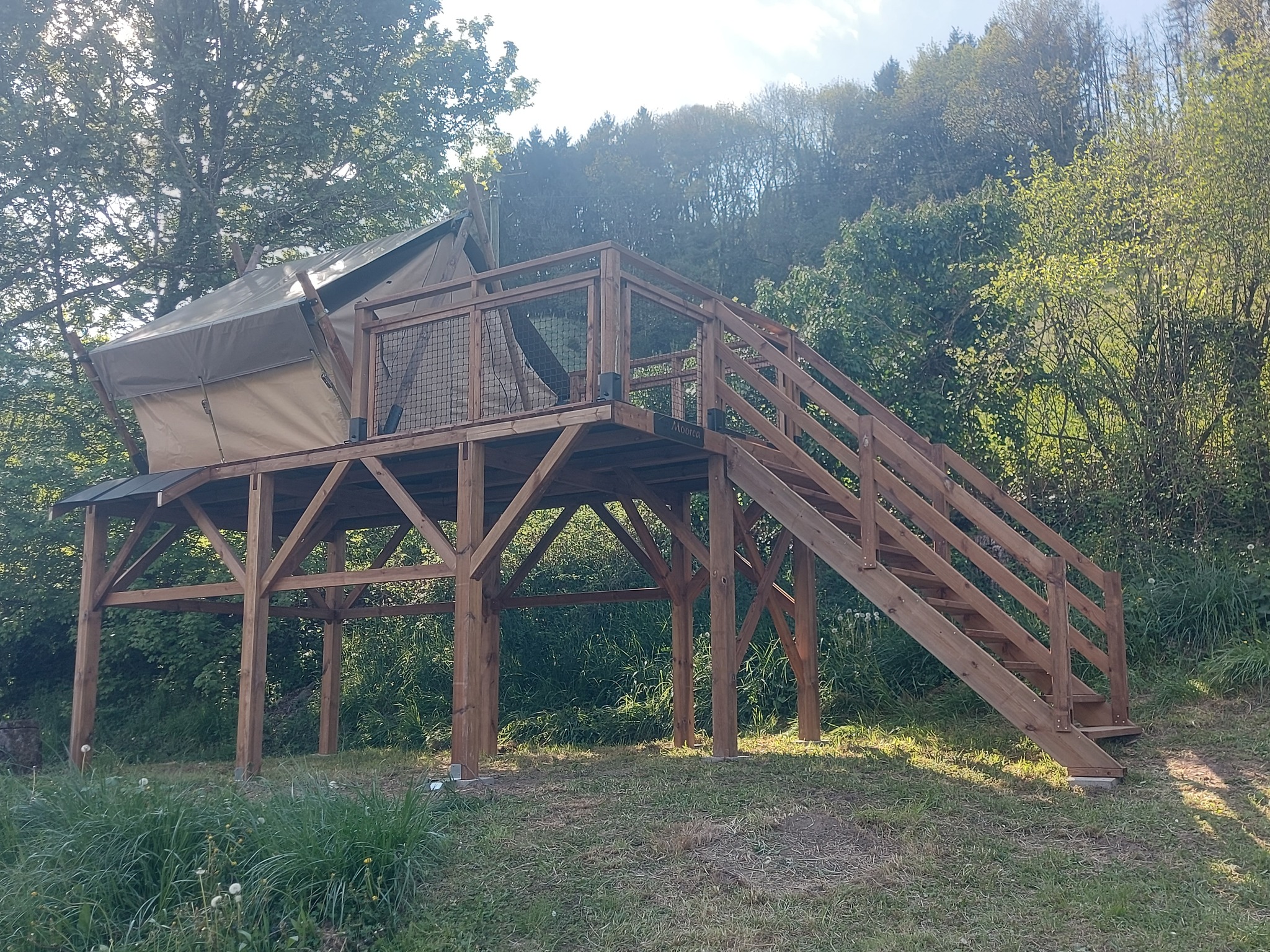 Camping Clair Matin - Tente perchée_Allevard