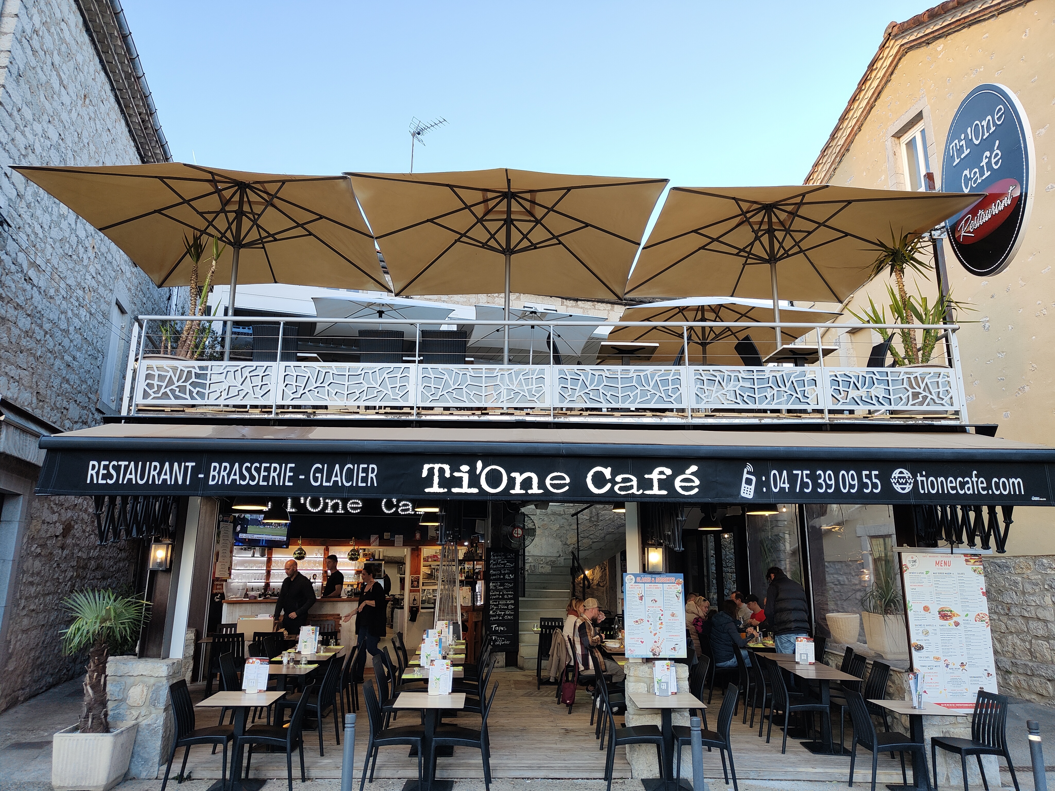 Ti'One Café