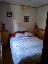 Chambre avec lit double - appartement Armoise