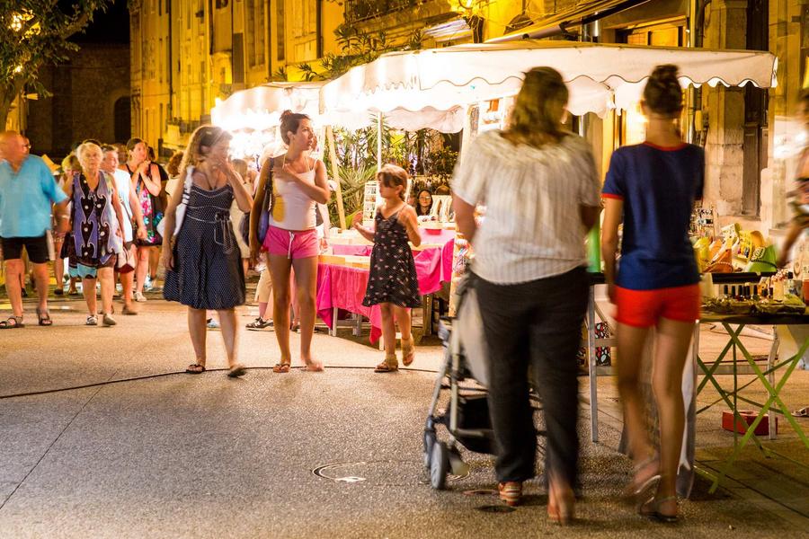 Marché nocturne : Les artisanales dAubenas_Aubenas