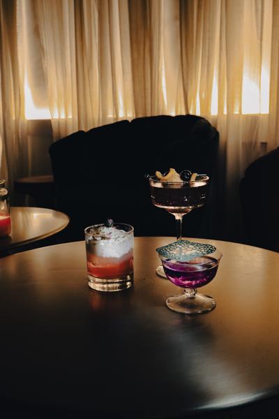 mixologie cocktail bar, ambiance zitto bar à cocktail, port de nice