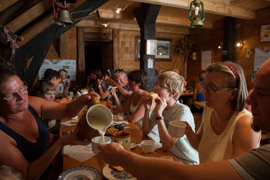 Goûter à l'alpage de Barbossine