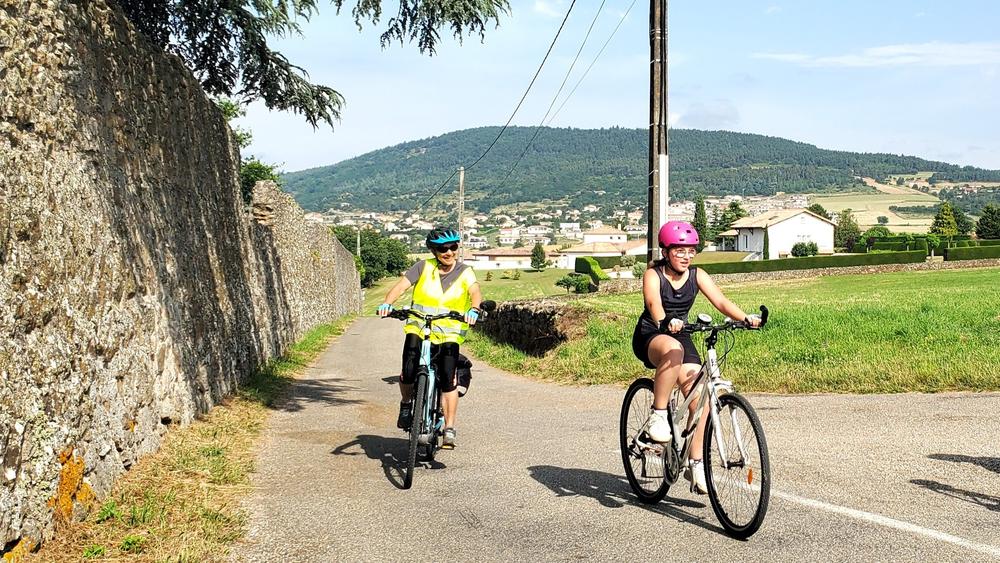 Séjour vélo en famille  - Au fil des routes secrètes_Saint-Jeure-d'Ay