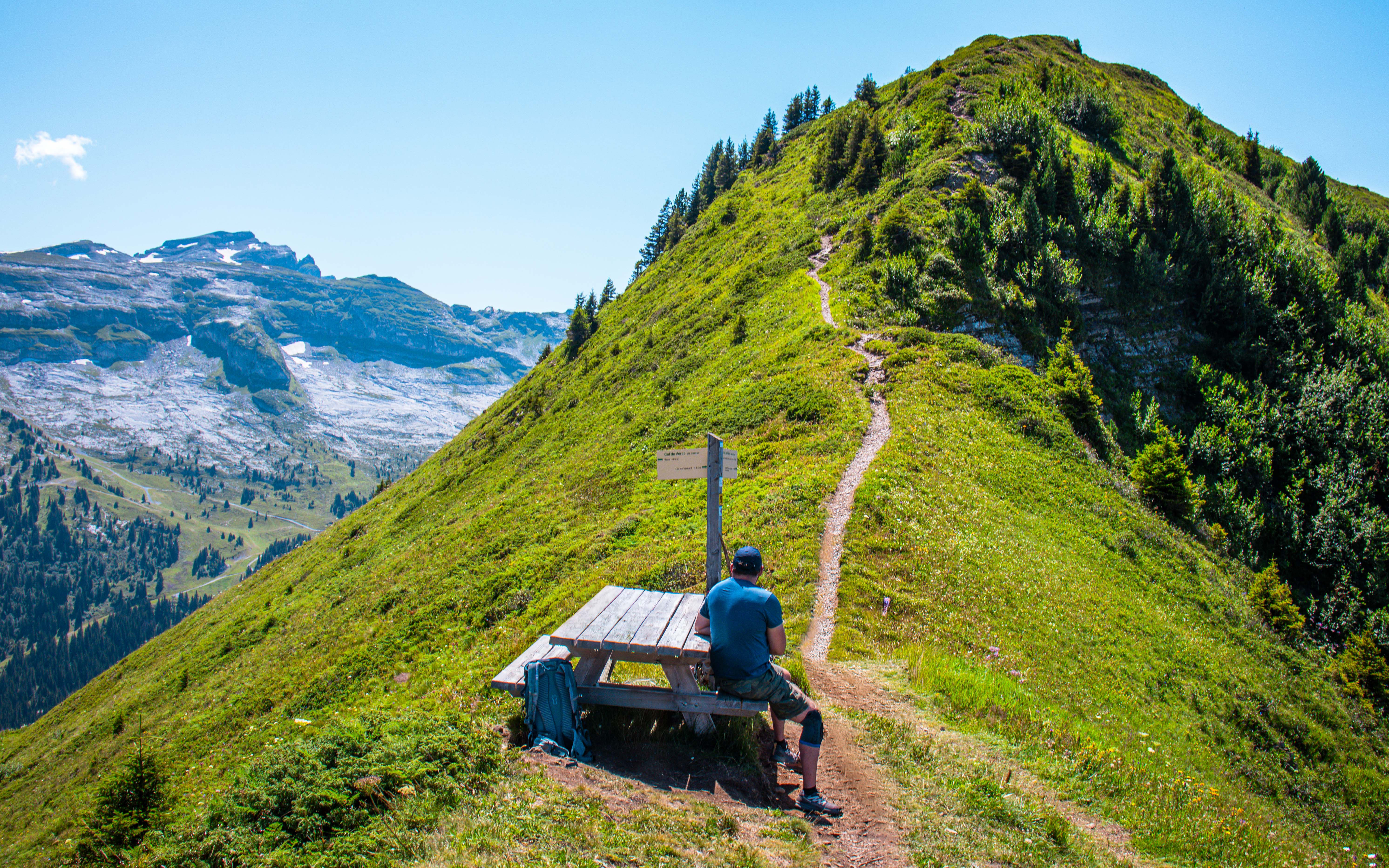 Vue de la table et de la Pointe de Véret