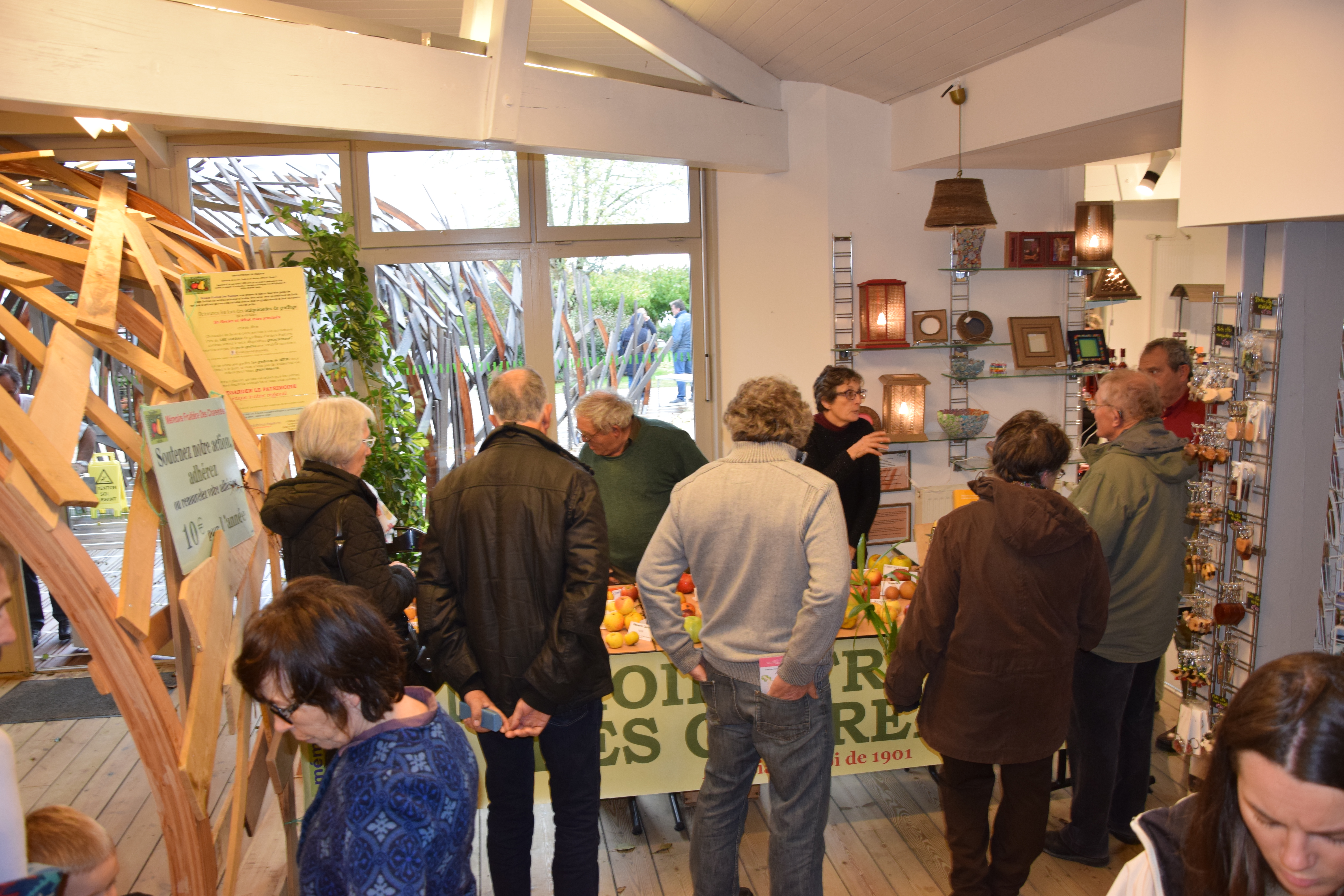 Fête autour de l'arbre