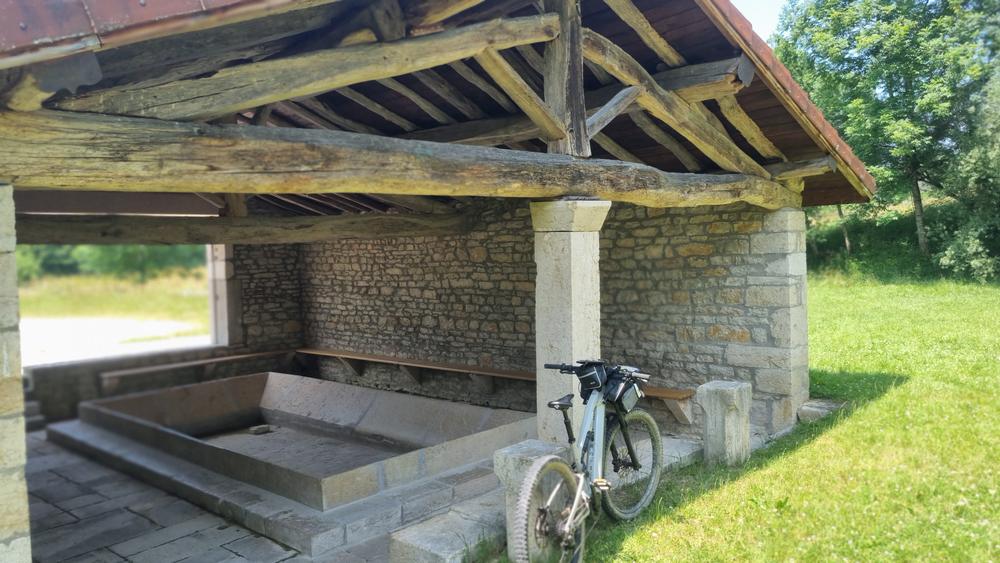 Liaison VTT (L5) Ile Chambod - Corveissiat par Gd Corent, la route des crêtes