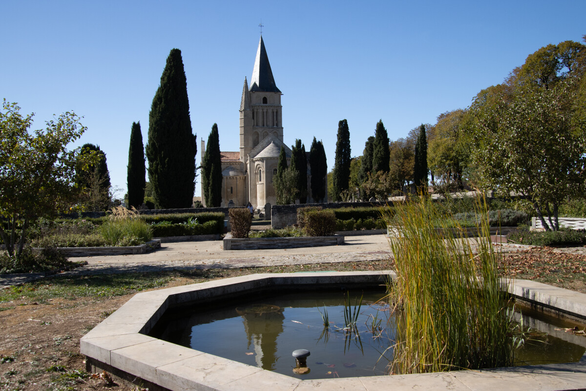 Visite guidée groupe - église Aulnay-de-Saintonge