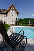 Rocking chair à la piscine Ⓒ Château d'Arfeuilles