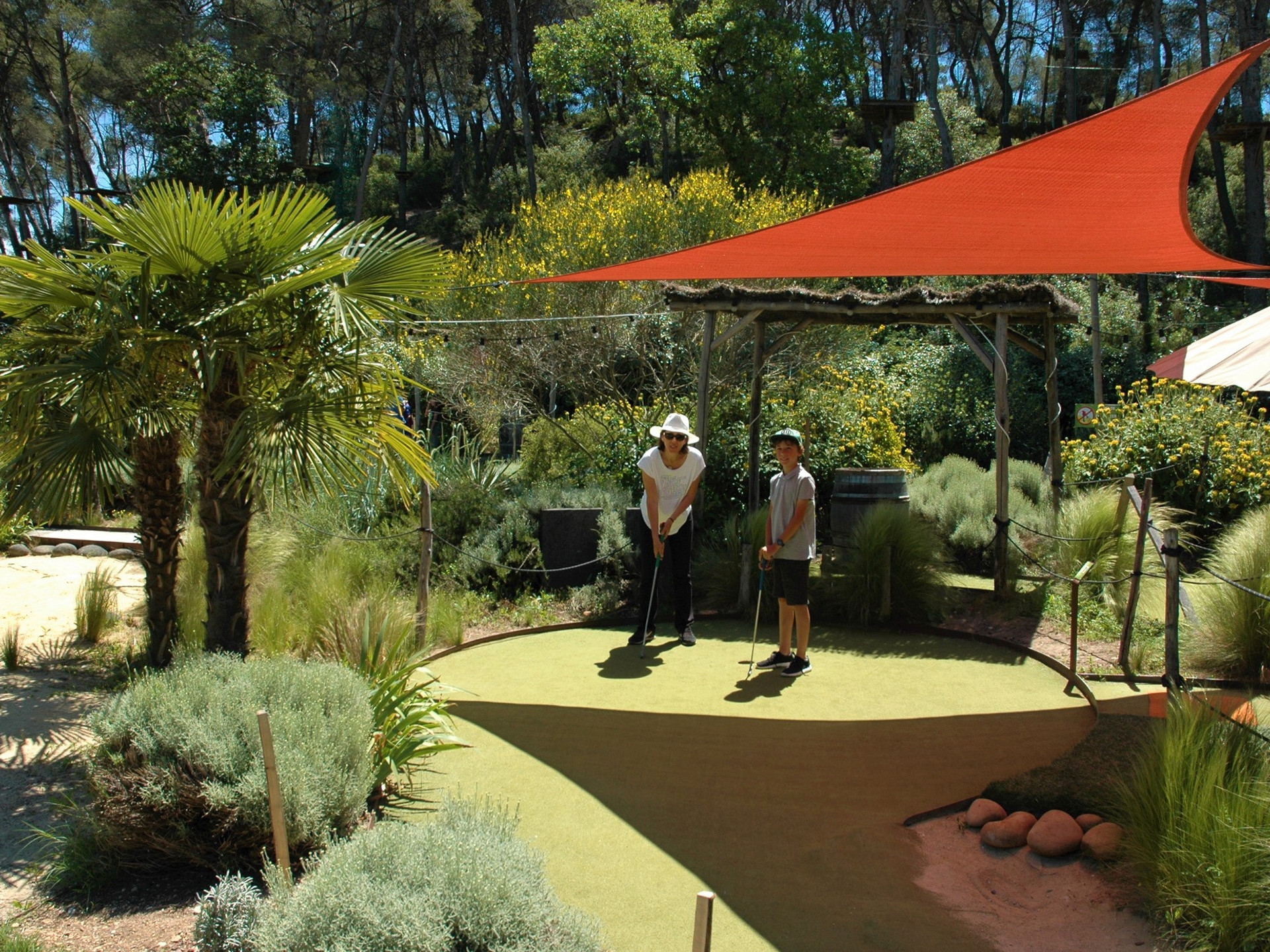 Mini Garden Golf, Bouc-Bel-Air - photo 2